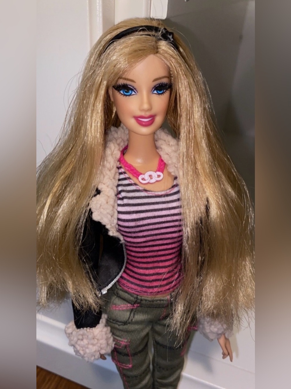 2013 Barbie Fashionista Style Doll Pre-Owned: Clothes Included, box not included - Picture 7 of 13